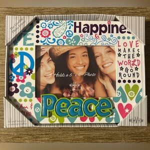 NWT - NewView, the graffiti photo frame.